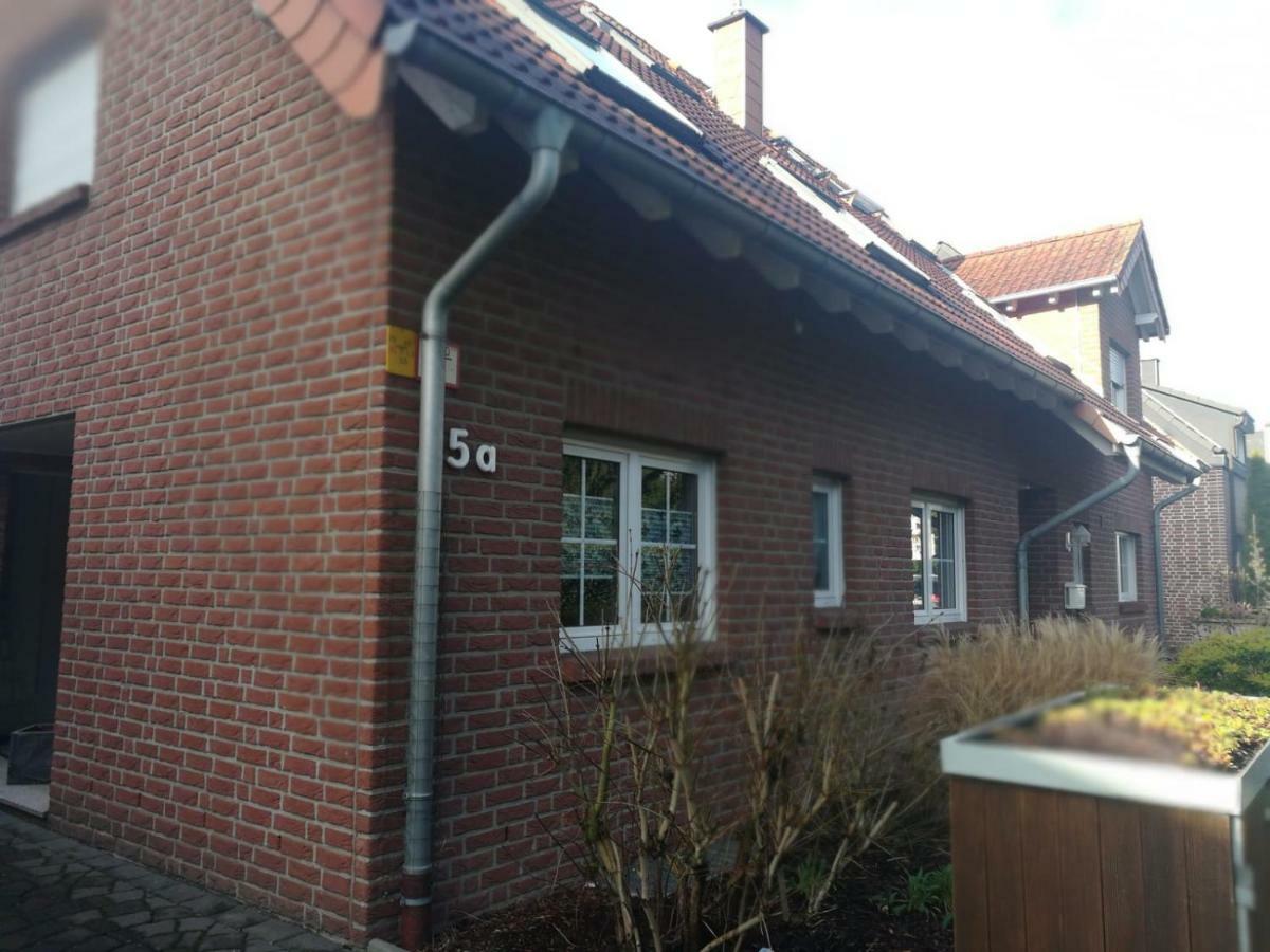 Le Casa De Jeune Düsseldorf Esterno foto