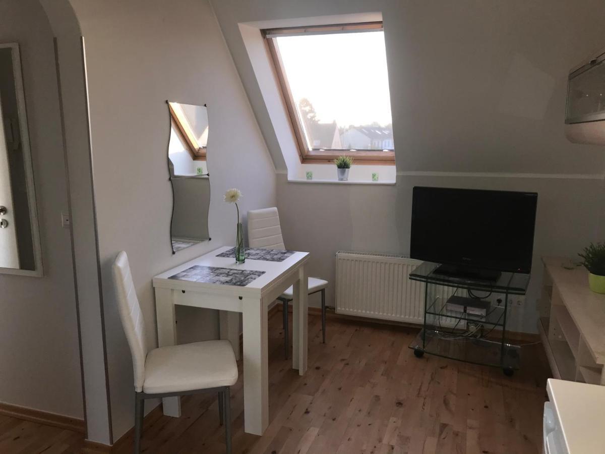 Le Casa De Jeune Düsseldorf Esterno foto