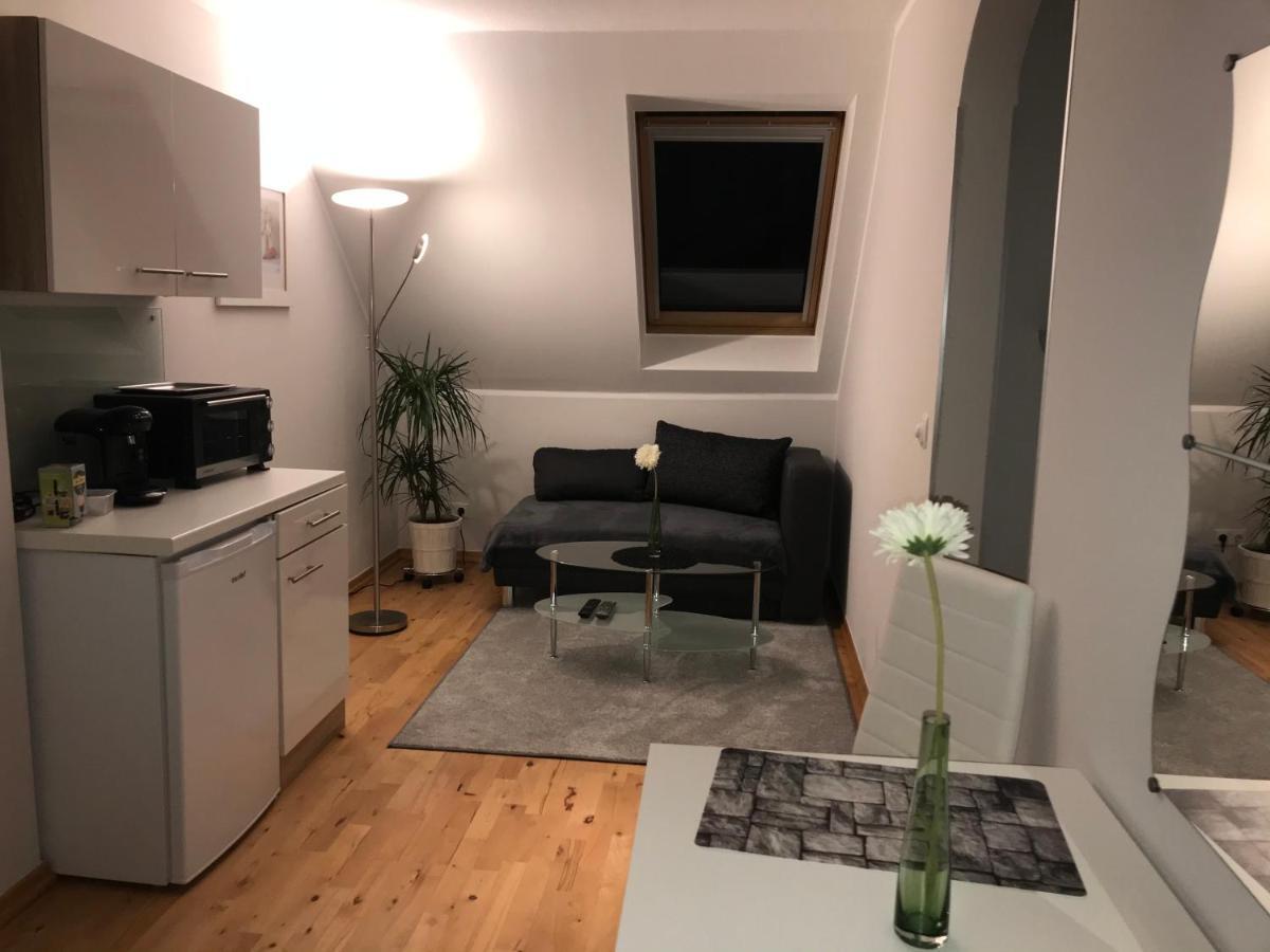Le Casa De Jeune Düsseldorf Esterno foto