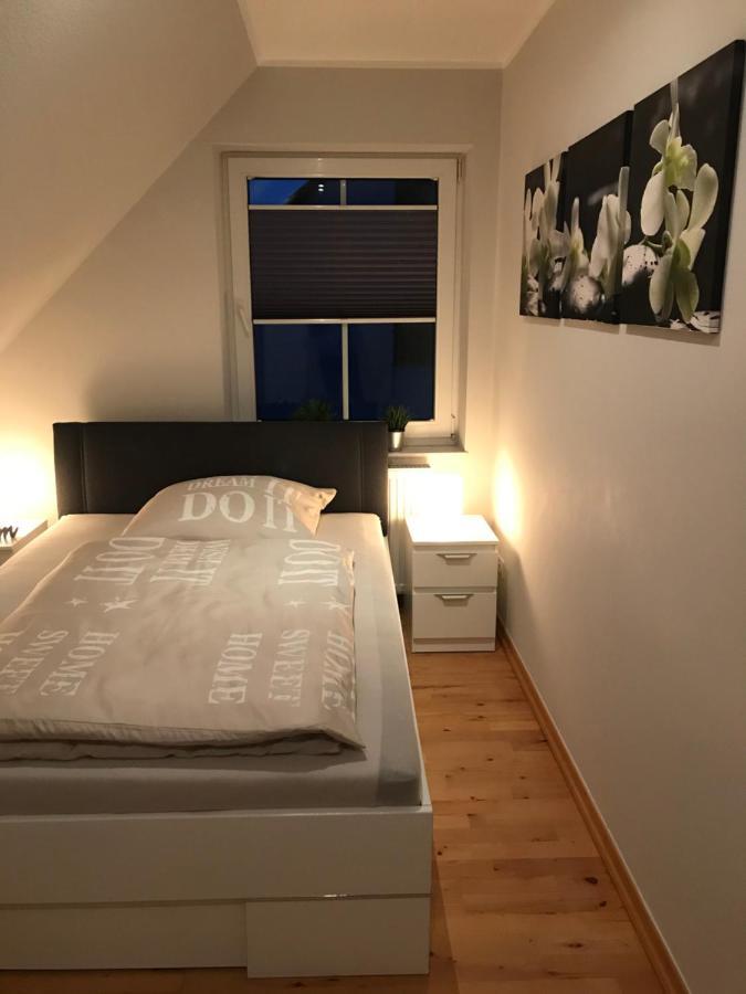 Le Casa De Jeune Düsseldorf Esterno foto