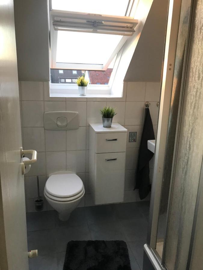 Le Casa De Jeune Düsseldorf Esterno foto
